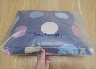 Chiare borse d'imballaggio del PVC con il bottone per il cuscino ed il pacchetto del vestito di quattro pezzi