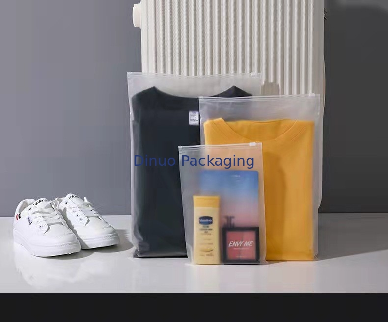Sacchetti con cerniera CPE riciclabili 22um - 150um in colori personalizzati