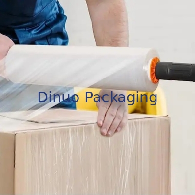 LLDPE Film rosso di allungamento e riduzione 0,012 mm progettato con maniglia di plastica