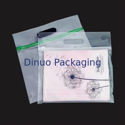 Stampa su misura Sacchetti di plastica a chiusura chiusurabile eco-compatibile con manico per abbigliamento Sacchetto di imballaggio
